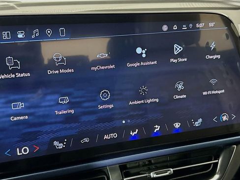 New 2026 Chevrolet Equinox EV LT image 15