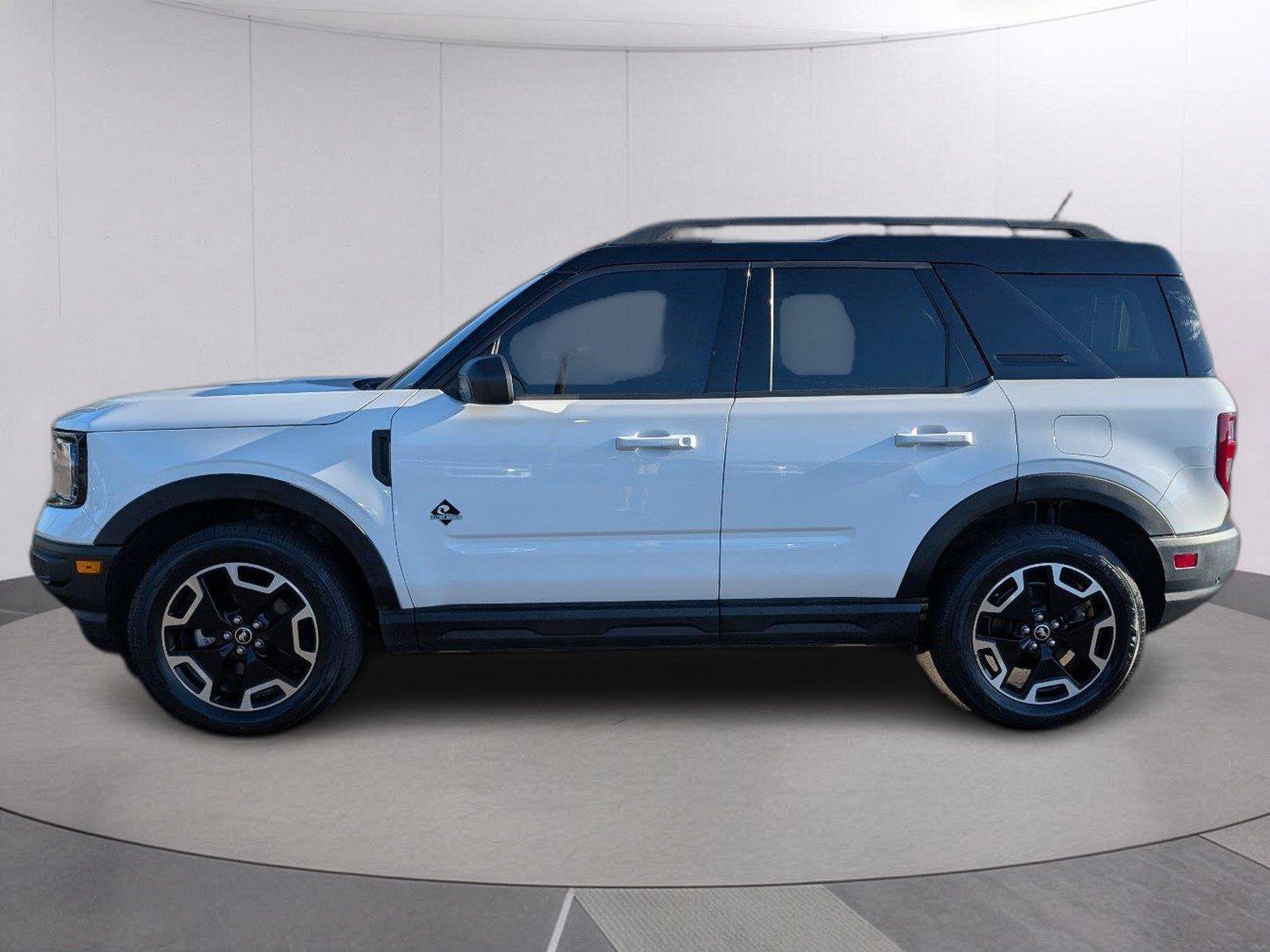 Used 2024 Ford Bronco Sport Outer Banks w/ Tech Package AWD/4WD image 2