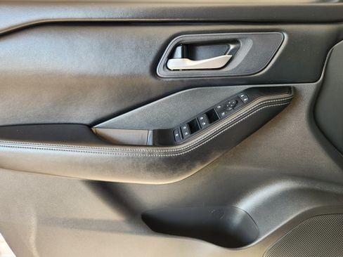 Used 2024 Nissan Rogue SV FWD image 23