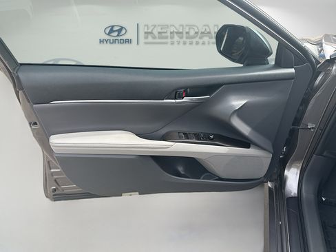 Used 2023 Toyota Camry XLE AWD/4WD image 17