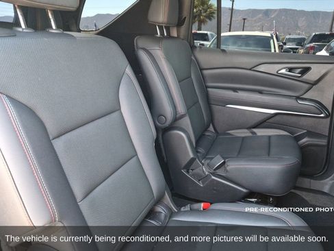 Used 2025 Chevrolet Traverse Z71 w/ Driver Confidence Package AWD/4WD image 13