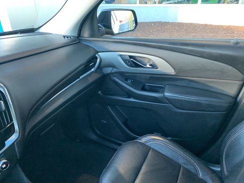 Used 2020 Chevrolet Traverse RS image 44