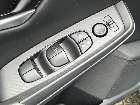 Used 2025 Nissan Sentra SV w/ Trunk Package image 19