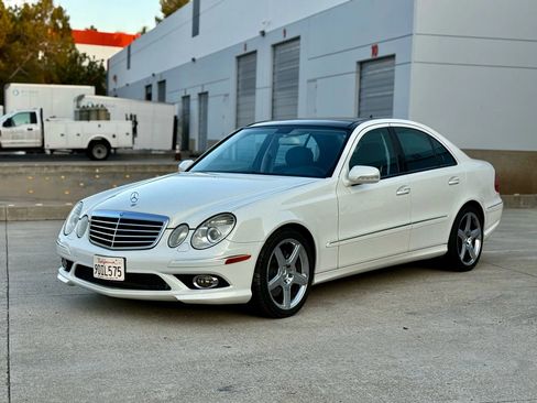 Used 2009 Mercedes-Benz E 350 Sedan image 1