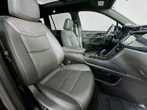 Used 2024 Cadillac XT6 Premium Luxury image 15