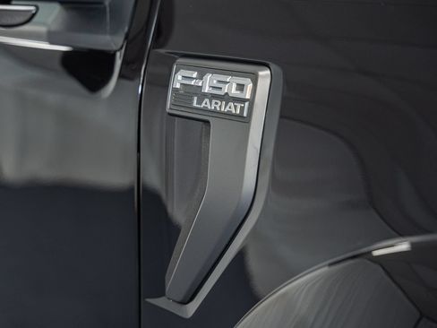 Used 2021 Ford F150 Lariat w/ Equipment Group 502A High AWD/4WD image 17