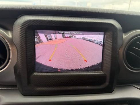 Used 2023 Jeep Wrangler Unlimited Sport AWD/4WD image 24