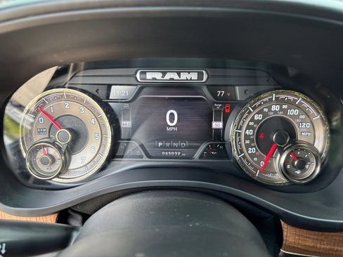 Used 2022 RAM 1500 Limited w/ Body Color Bumper Group AWD/4WD image 29