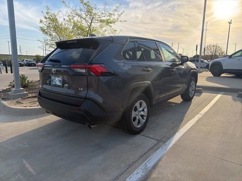 Used 2022 Toyota RAV4 LE image 9