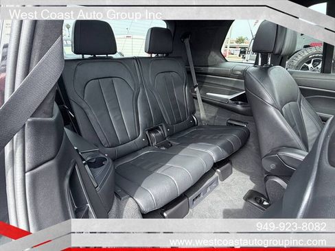Used 2022 BMW X7 xDrive40i w/ M Sport Package AWD/4WD image 13