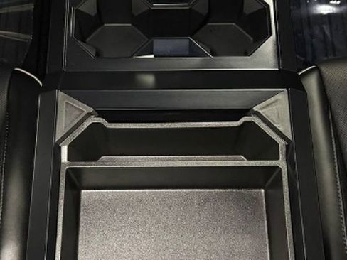 Used 2024 Tesla Cybertruck AWD Crew Cab image 37