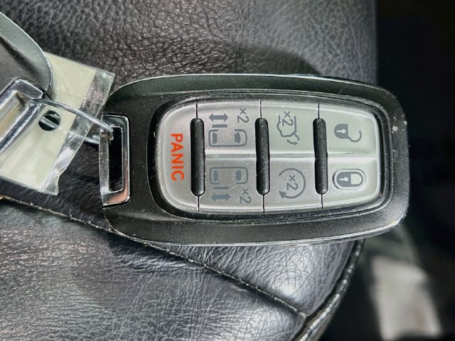 Used 2020 Chrysler Pacifica Touring-L Plus FWD image 33