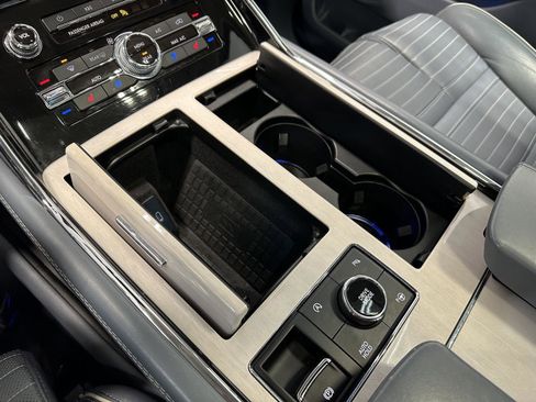 Used 2020 Lincoln Navigator L Black Label w/ Cargo Convenience Package image 25