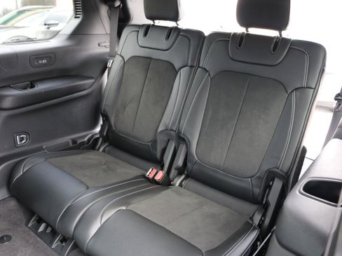 Used 2021 Jeep Grand Cherokee L Laredo image 32