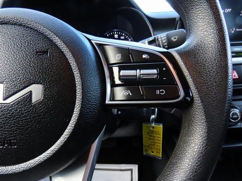 Used 2024 Kia Forte LXS image 31