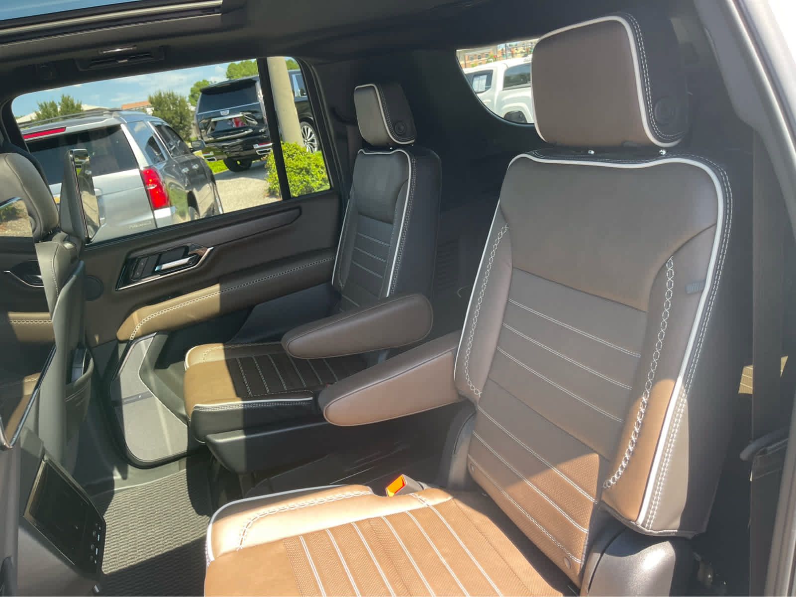 Used 2026 GMC Yukon XL Denali Ultimate AWD/4WD image 22
