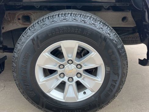 Used 2022 Chevrolet Silverado 1500 LT image 10