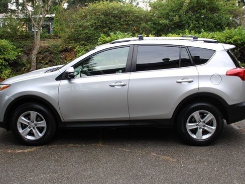 Used 2013 Toyota RAV4 XLE AWD/4WD image 14
