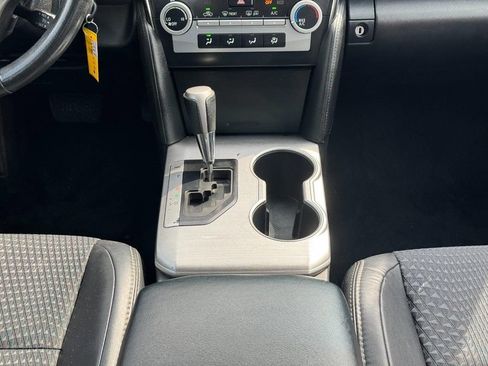 Used 2012 Toyota Camry SE FWD image 19