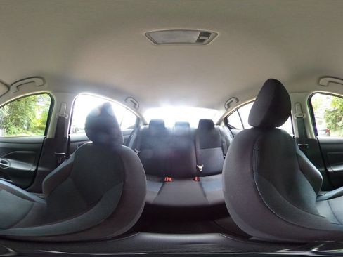 Used 2025 Nissan Versa SV FWD image 40