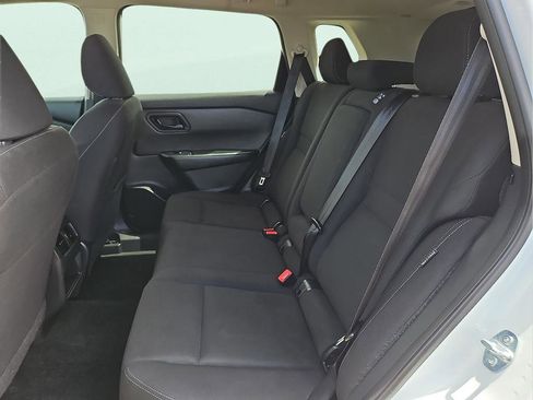 Used 2024 Nissan Rogue S FWD image 10