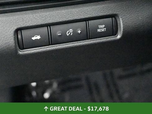 Used 2024 Nissan Altima 2.5 SV image 26