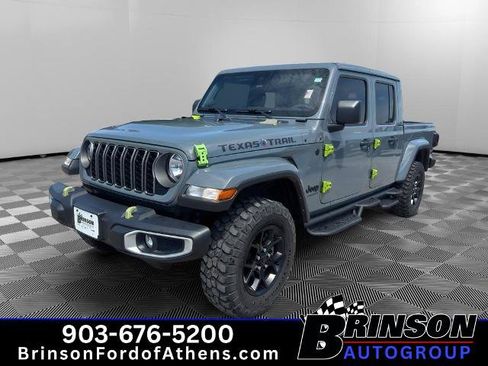 Used 2025 Jeep Gladiator Sport AWD/4WD image 1
