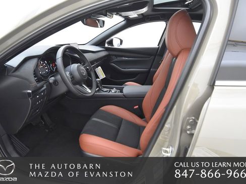 Certified 2025 MAZDA MAZDA3 Carbon AWD/4WD image 21