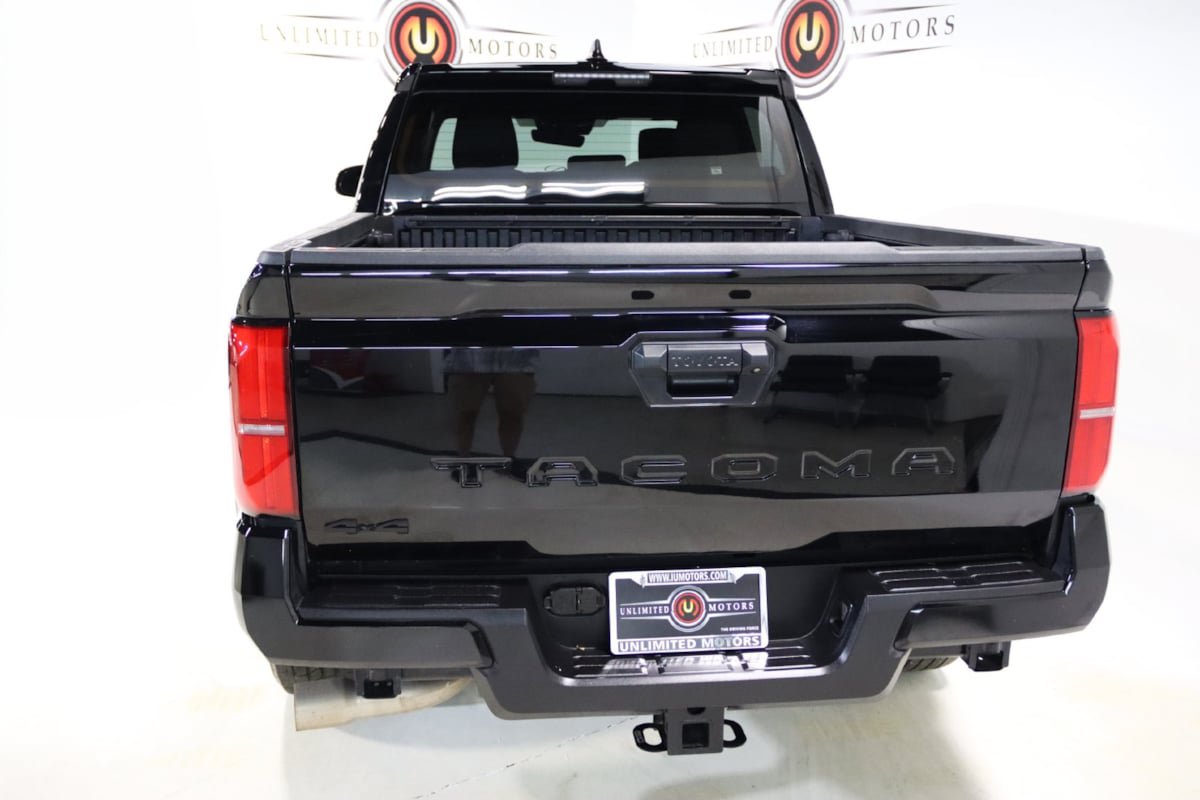 Used 2024 Toyota Tacoma TRD Sport AWD/4WD image 22