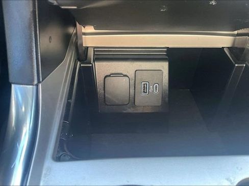 Certified 2022 Ford Explorer XLT w/ Equipment Group 202A image 32