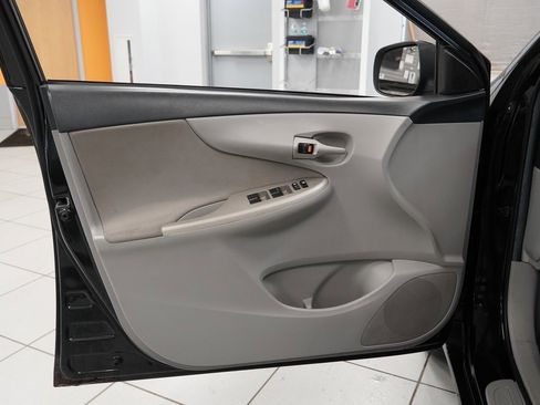 Used 2013 Toyota Corolla LE image 16