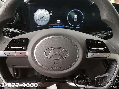 Used 2024 Hyundai Elantra SEL FWD image 14