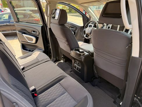 Used 2021 Nissan Titan SV w/ SV Convenience Package AWD/4WD image 17