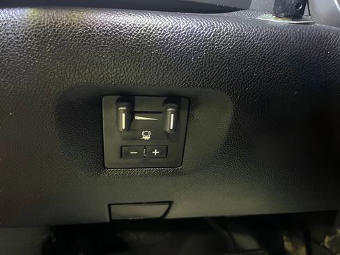 Used 2009 GMC Sierra 2500 SLE w/ Convenience Package image 26