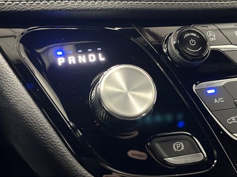 New 2026 Chrysler Pacifica Select AWD/4WD image 21