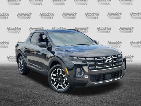 Used 2025 Hyundai Santa Cruz Limited AWD/4WD image 2