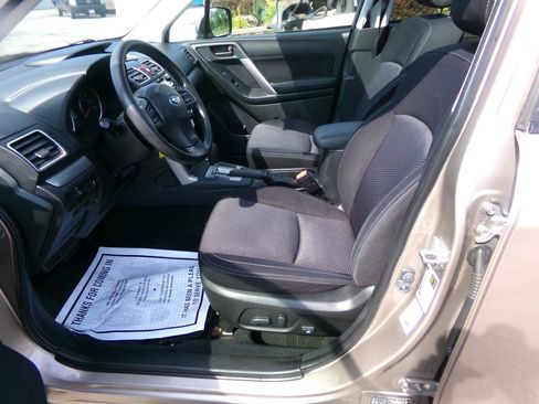 Used 2016 Subaru Forester 2.5i Premium w/ All-Weather Package AWD/4WD image 10