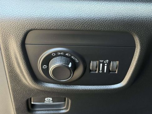 Used 2024 Jeep Grand Cherokee Laredo X AWD/4WD image 17
