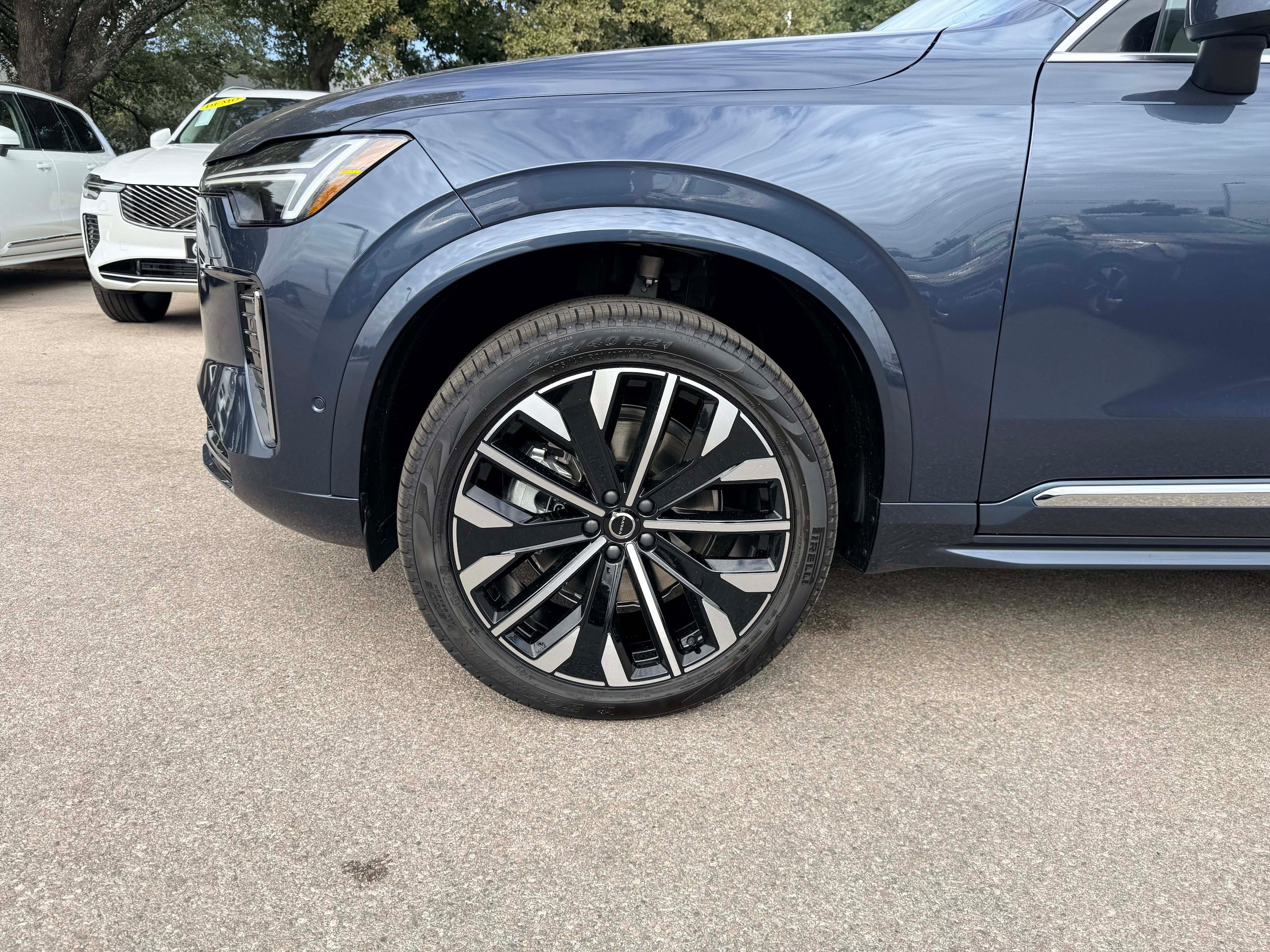 Used 2026 Volvo XC90 B6 Ultra w/ Protection Package AWD/4WD image 10