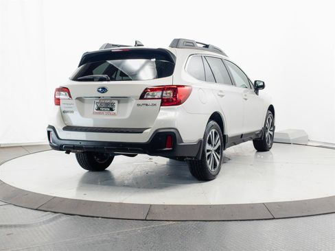 Used 2019 Subaru Outback 2.5i Limited w/ Popular Package #2 AWD/4WD image 12