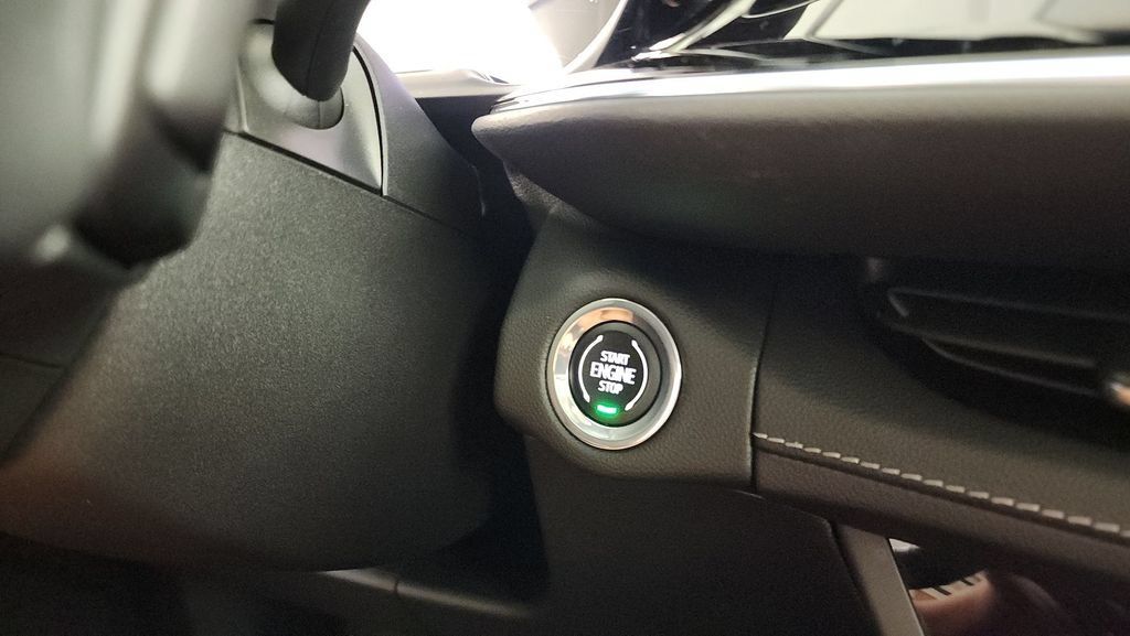 Used 2023 Buick Envision Avenir AWD/4WD image 21