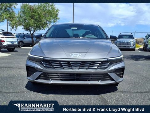New 2025 Hyundai Elantra SEL image 1