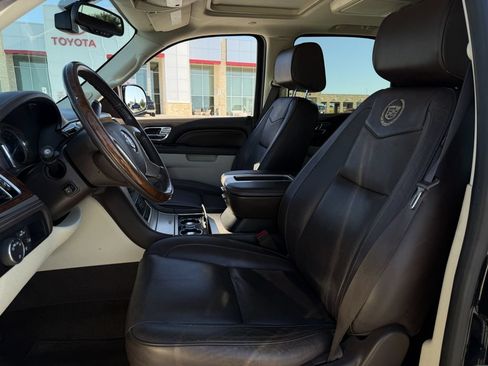 Used 2014 Cadillac Escalade Platinum RWD image 26