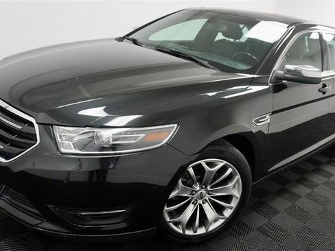 Used 2015 Ford Taurus Limited image 2