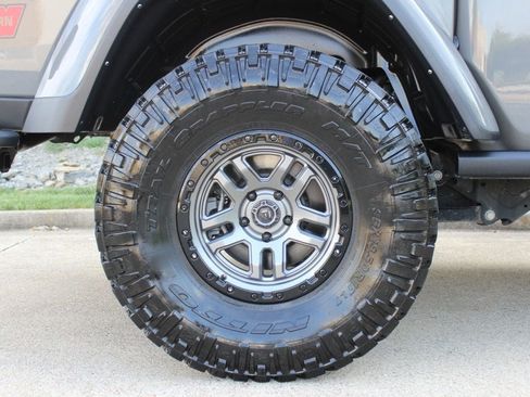 Used 2021 Jeep Gladiator Rubicon AWD/4WD image 38