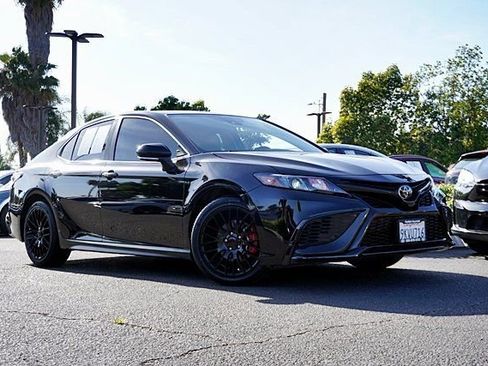 Used 2023 Toyota Camry SE FWD image 2