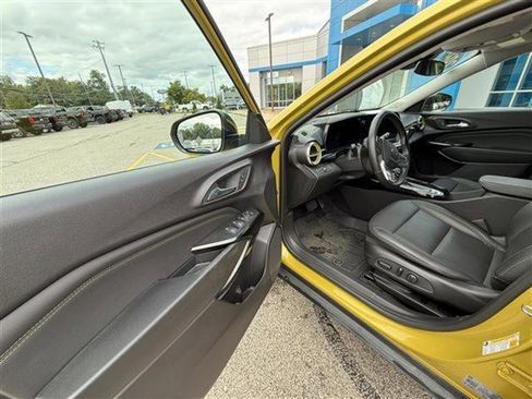 Certified 2024 Chevrolet Trax ACTIV w/ Sunroof Package image 11