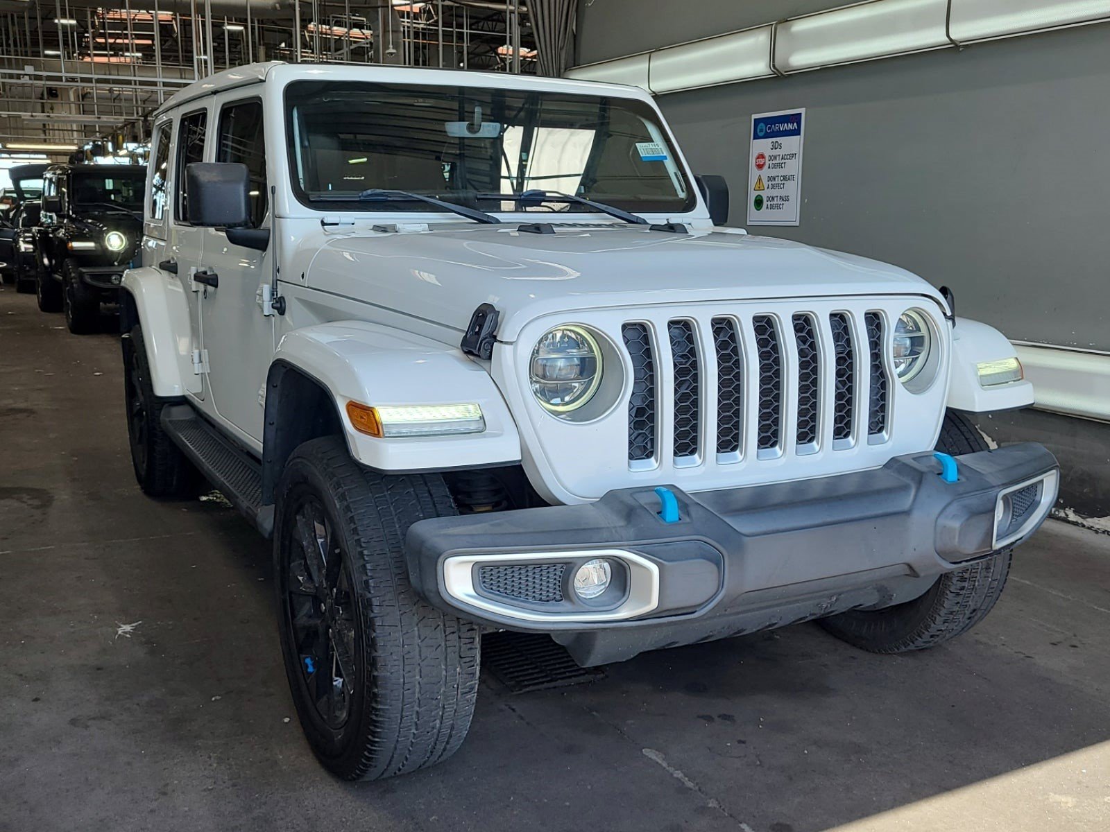 Used 2022 Jeep Wrangler Unlimited Sahara AWD/4WD image 2