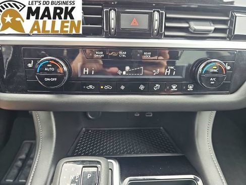 Used 2025 Nissan Pathfinder SV AWD/4WD image 17
