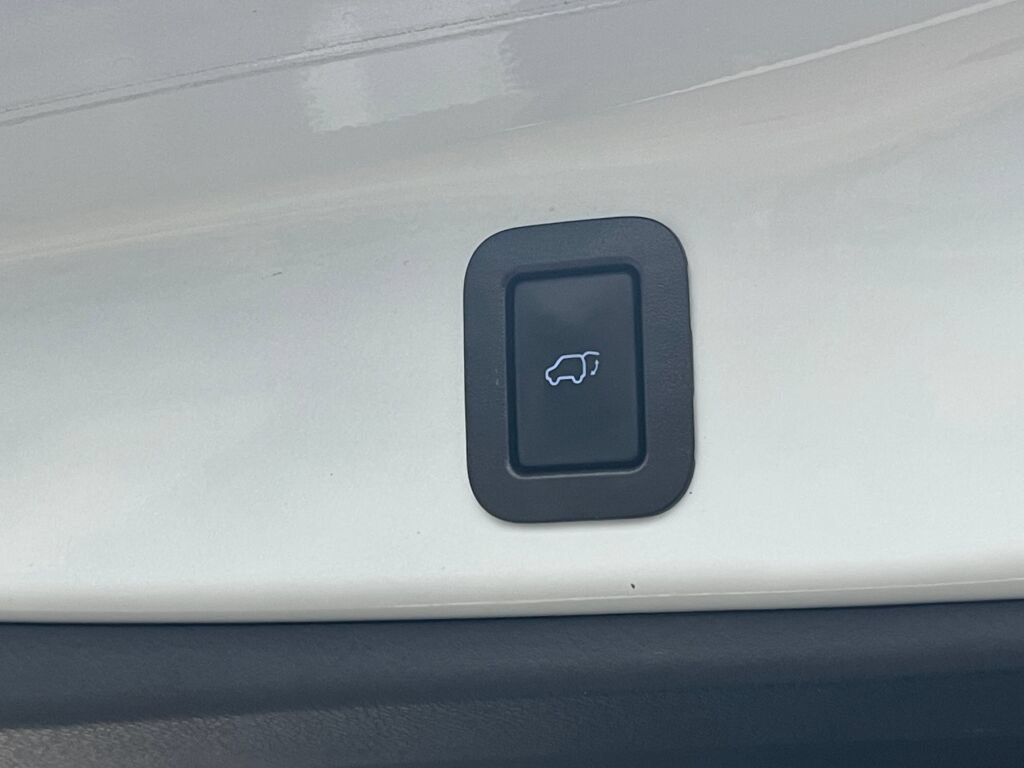 Used 2019 Toyota Highlander XLE AWD/4WD image 29